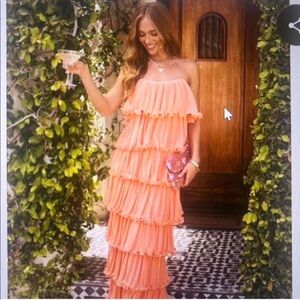 Vici Swing Tiered Plisse Maxi Dress in apricot size medium